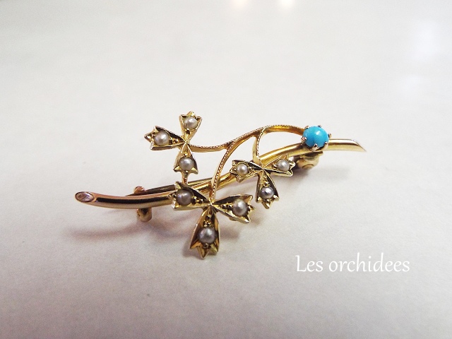 antique 9ct shamrock brooch