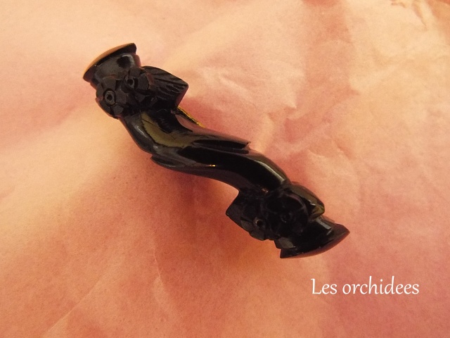 【アンティーク】ホワイトカルセドニーとトルコ石の勿忘草ブローチ アンティーク】ホワイトカルセドニーとトルコ石の勿忘草ブローチ