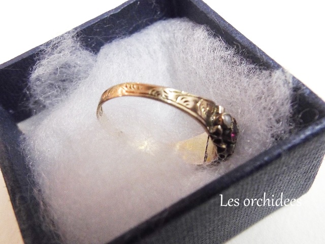 victorian garnet pearl 9k ring