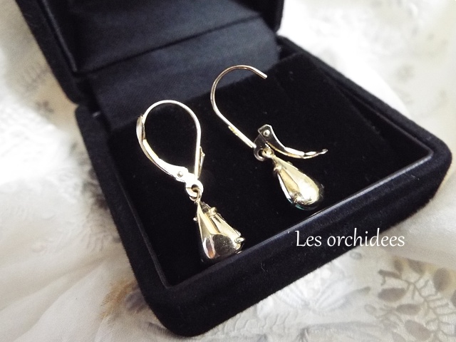 サフィレット10金ピアス